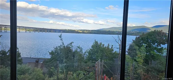 $2,350 | 350 Water Street, Newburgh, NY 12550