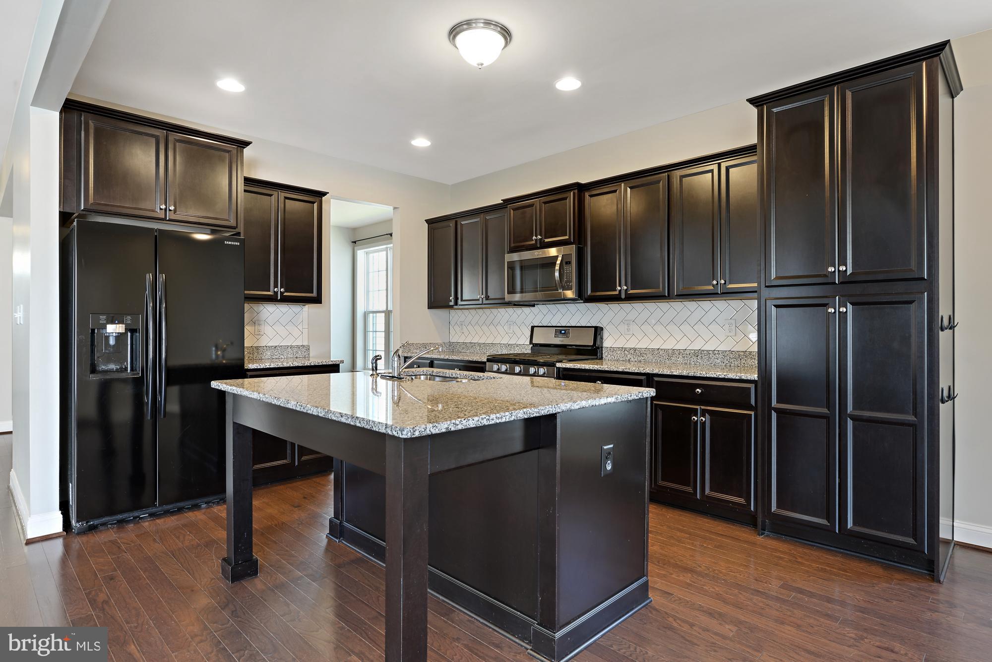 502 Line Road Mechanicsburg, PA 17050 - Photo 15 of 30 Granite counter tops