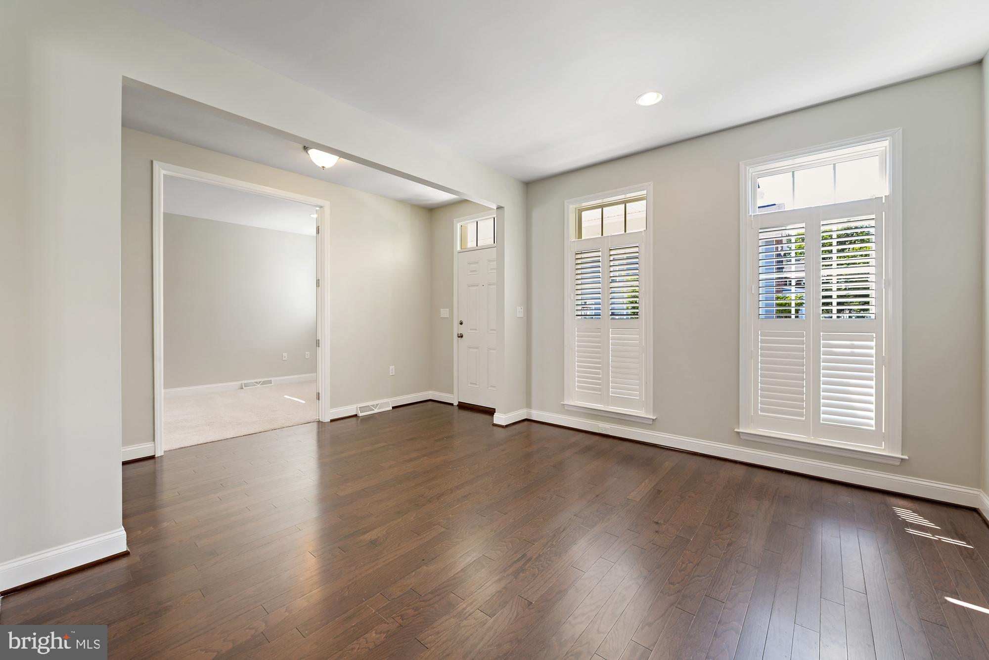 502 Line Road Mechanicsburg, PA 17050 - Photo 10 of 30 Entry and living room