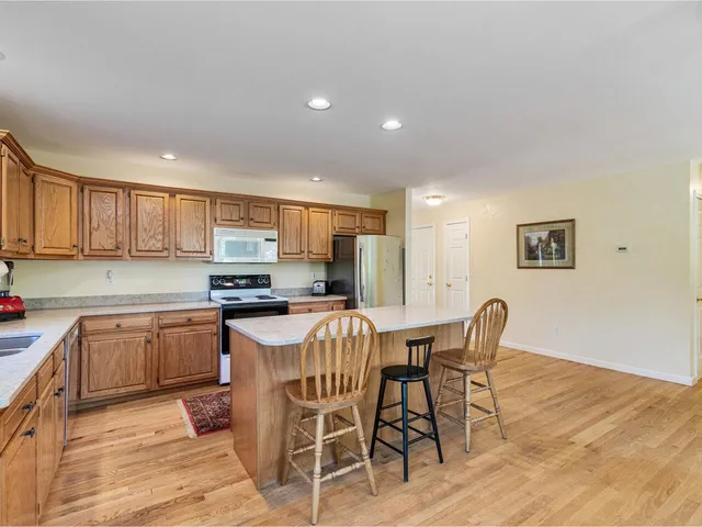 $469,500 | 11 Tyler Drive, Essex Junction, VT 05452