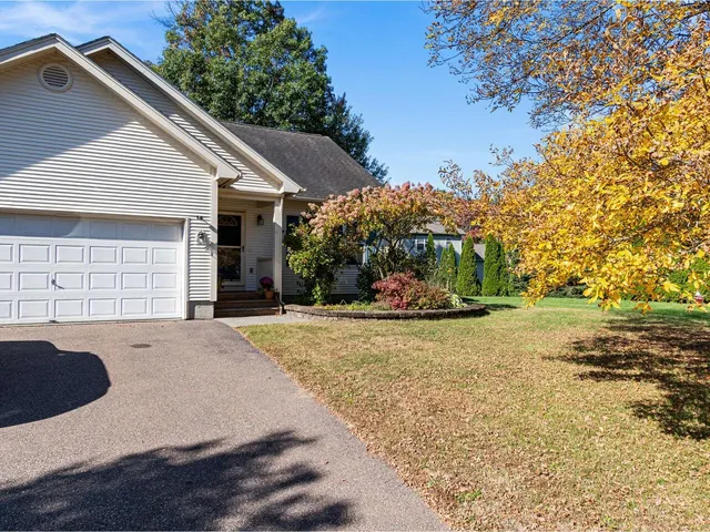 $469,500 | 11 Tyler Drive, Essex Junction, VT 05452