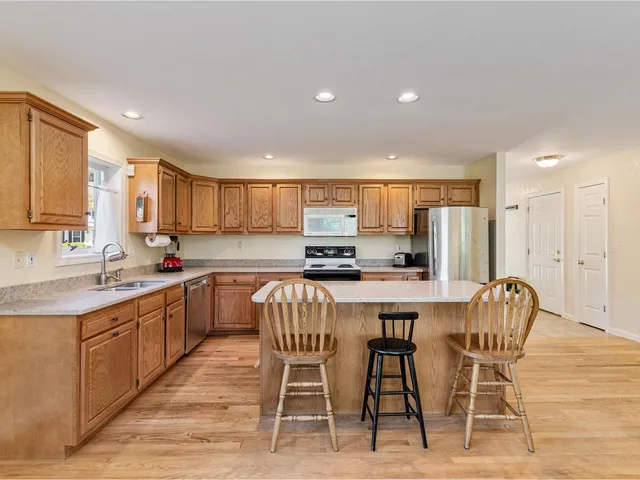 $469,500 | 11 Tyler Drive, Essex Junction, VT 05452