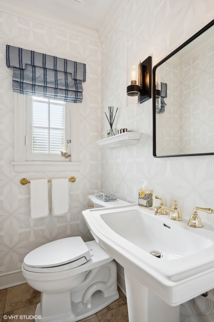 2610 Blackhawk Road Wilmette, IL 60091 - Photo 16 of 36 Gallery Image 16