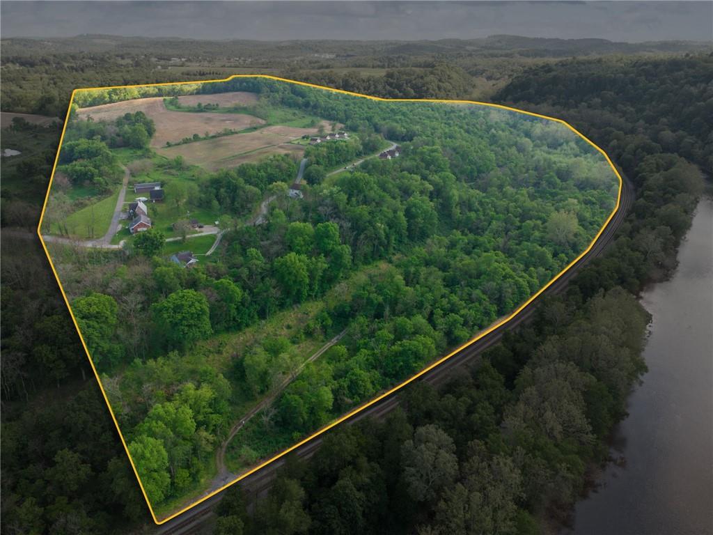 375 Reduction Road Smithton, PA 15479 - Photo 4 of 30