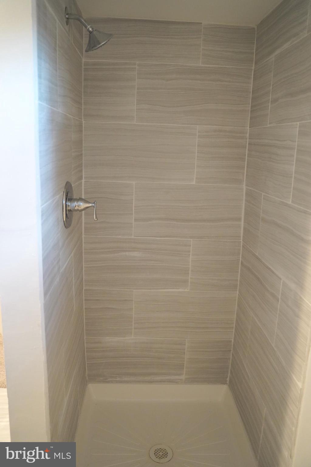1307 Silverthorne Road Baltimore, MD 21239 - Photo 12 of 33