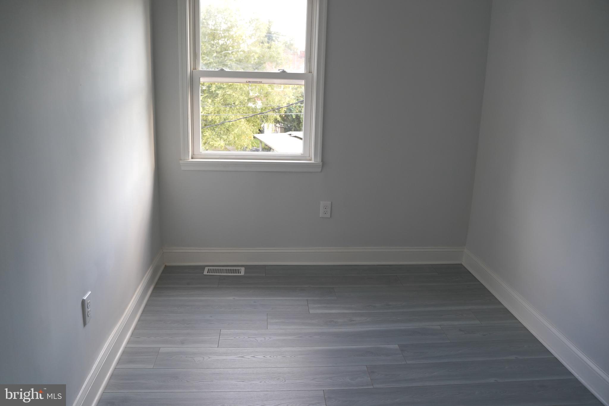 1307 Silverthorne Road Baltimore, MD 21239 - Photo 26 of 33