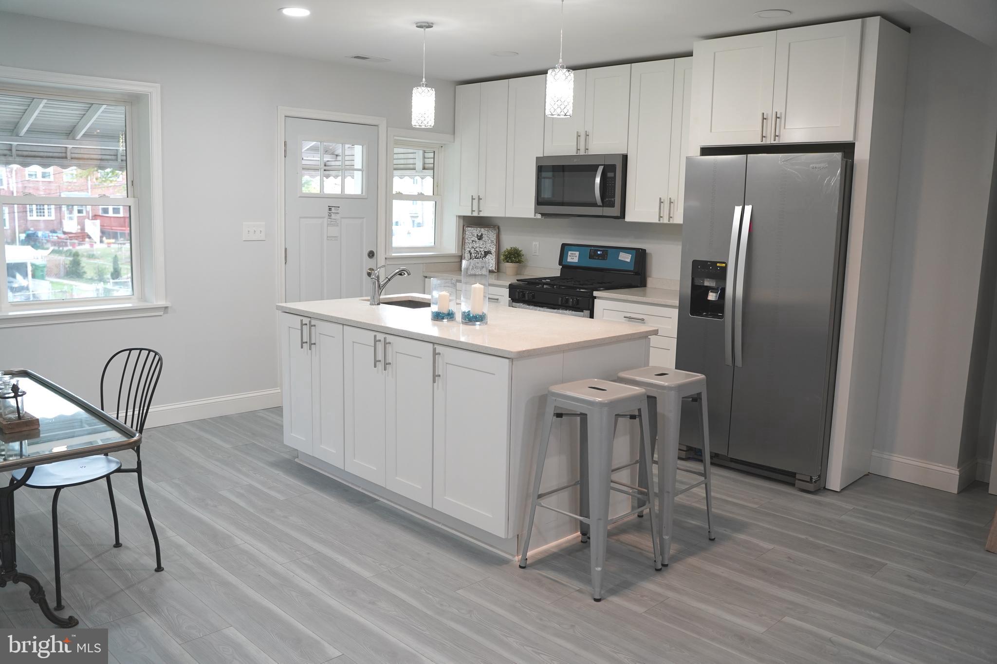 1307 Silverthorne Road Baltimore, MD 21239 - Photo 5 of 33