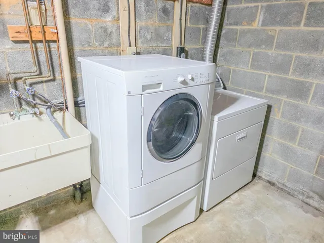 $2,850 | 18736 Pintail Lane, Gaithersburg, MD 20879