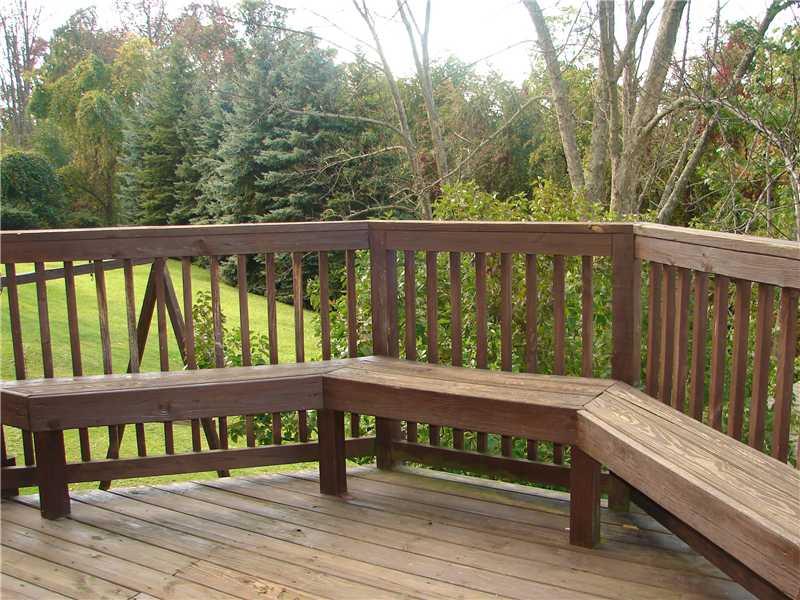 1526 Spring Run Extension Coraopolis, PA 15108 - Photo 7 of 13 Patio/Deck.