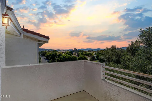 $369,900 | 2533 Antonio Drive, Unit 302, Camarillo, CA 93010