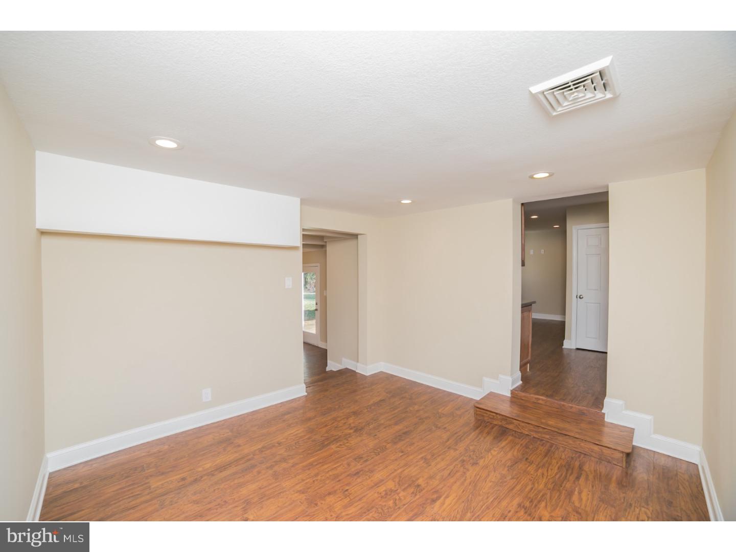 909 West County Line Road Warminster, PA 18974 - Photo 11 of 20