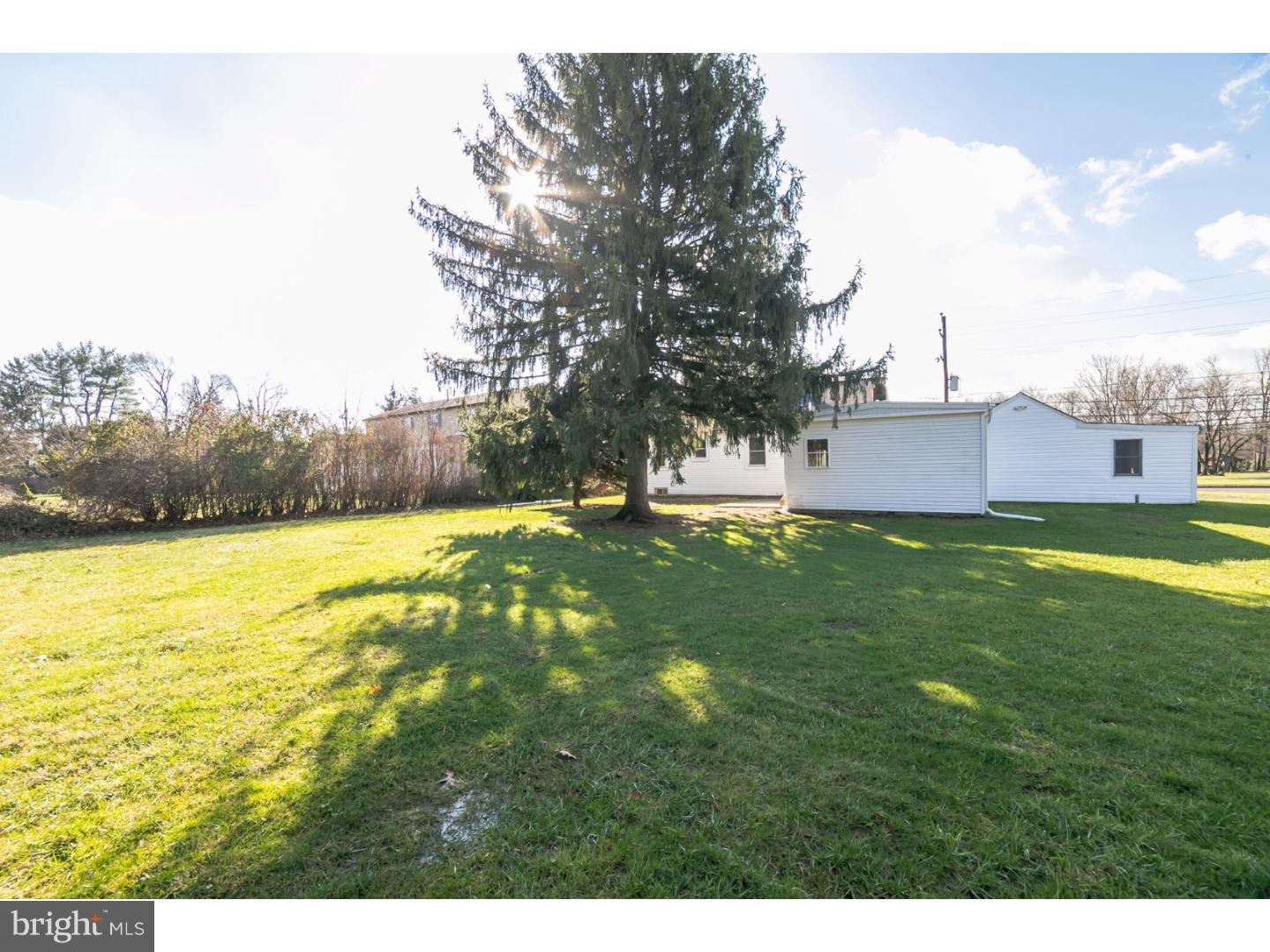 909 West County Line Road Warminster, PA 18974 - Photo 15 of 20