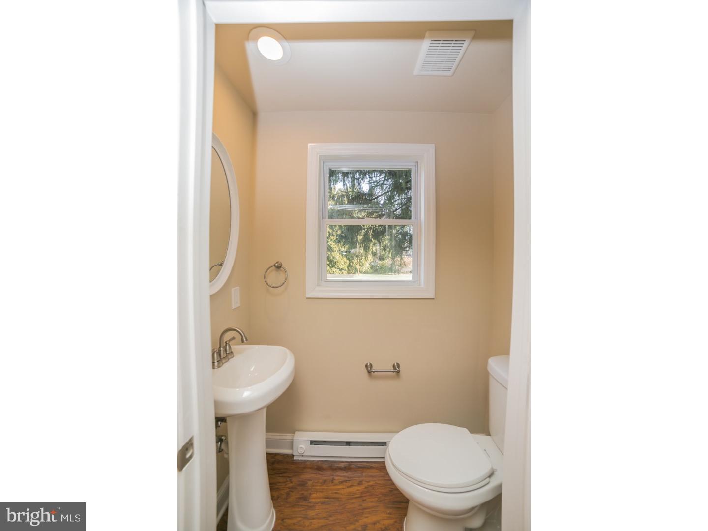 909 West County Line Road Warminster, PA 18974 - Photo 17 of 20