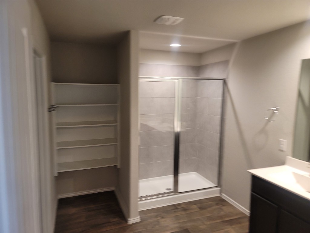 846 Autumn Flats Way Rosharon, TX 77583 - Photo 13 of 26 a bathroom with a shower and a sink