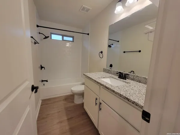 $1,725 | 2318 Tulipwood Cove, Unit 101, San Antonio, TX 78245