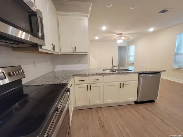 $1,725 | 2318 Tulipwood Cove, Unit 101, San Antonio, TX 78245