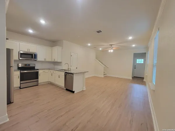 $1,725 | 2318 Tulipwood Cove, Unit 101, San Antonio, TX 78245