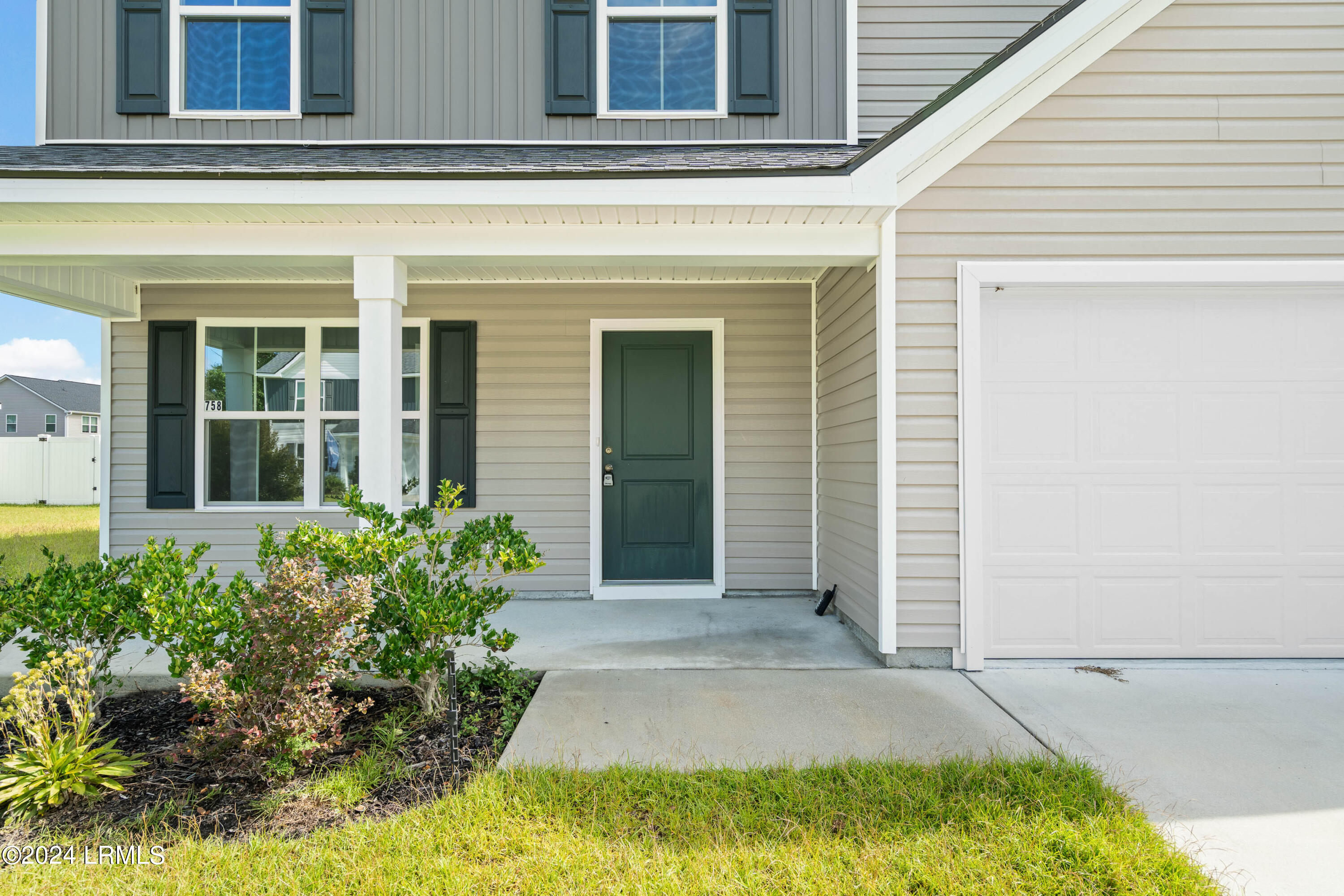 758 Ridgeland Lakes Drive Ridgeland, SC 29936 - Photo 5 of 41 758 Ridgeland Lakes-4