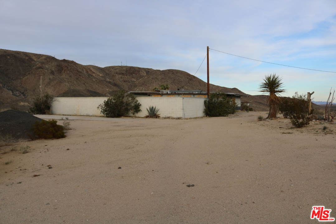 66658 Gianneli Road Joshua Tree, CA 92252 - Photo 3 of 46