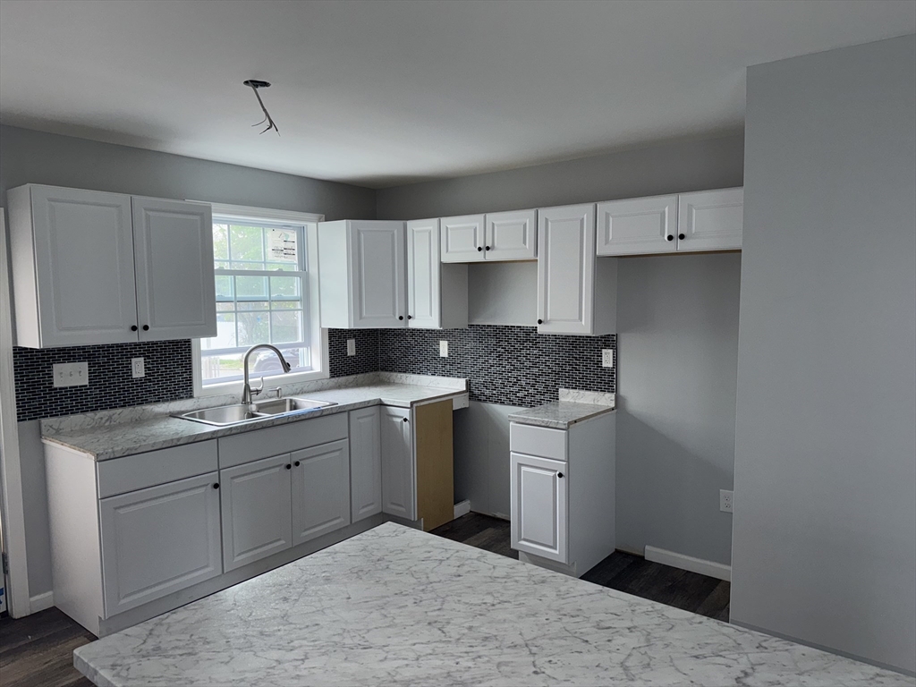 48-50 Spruce Street Springfield, MA 01105 - Photo 3 of 20