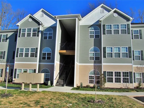 $1,350 | 2606 Pennoak Lane, Unit D, Greensboro, NC 27407