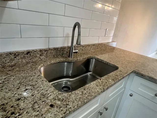 $2,000 | 179 Southeast 3rd Street, Unit 203, Deerfield Beach, FL 33441