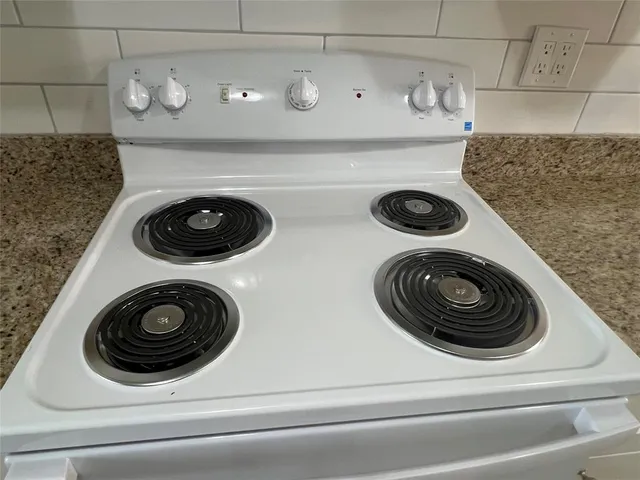 $2,000 | 179 Southeast 3rd Street, Unit 203, Deerfield Beach, FL 33441