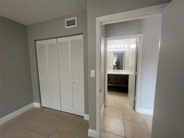 $2,000 | 179 Southeast 3rd Street, Unit 203, Deerfield Beach, FL 33441