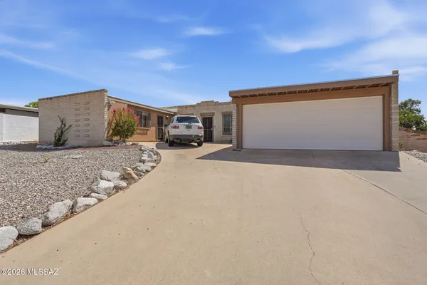 $363,000 | 1722 South Camino Seco, Tucson, AZ 85710