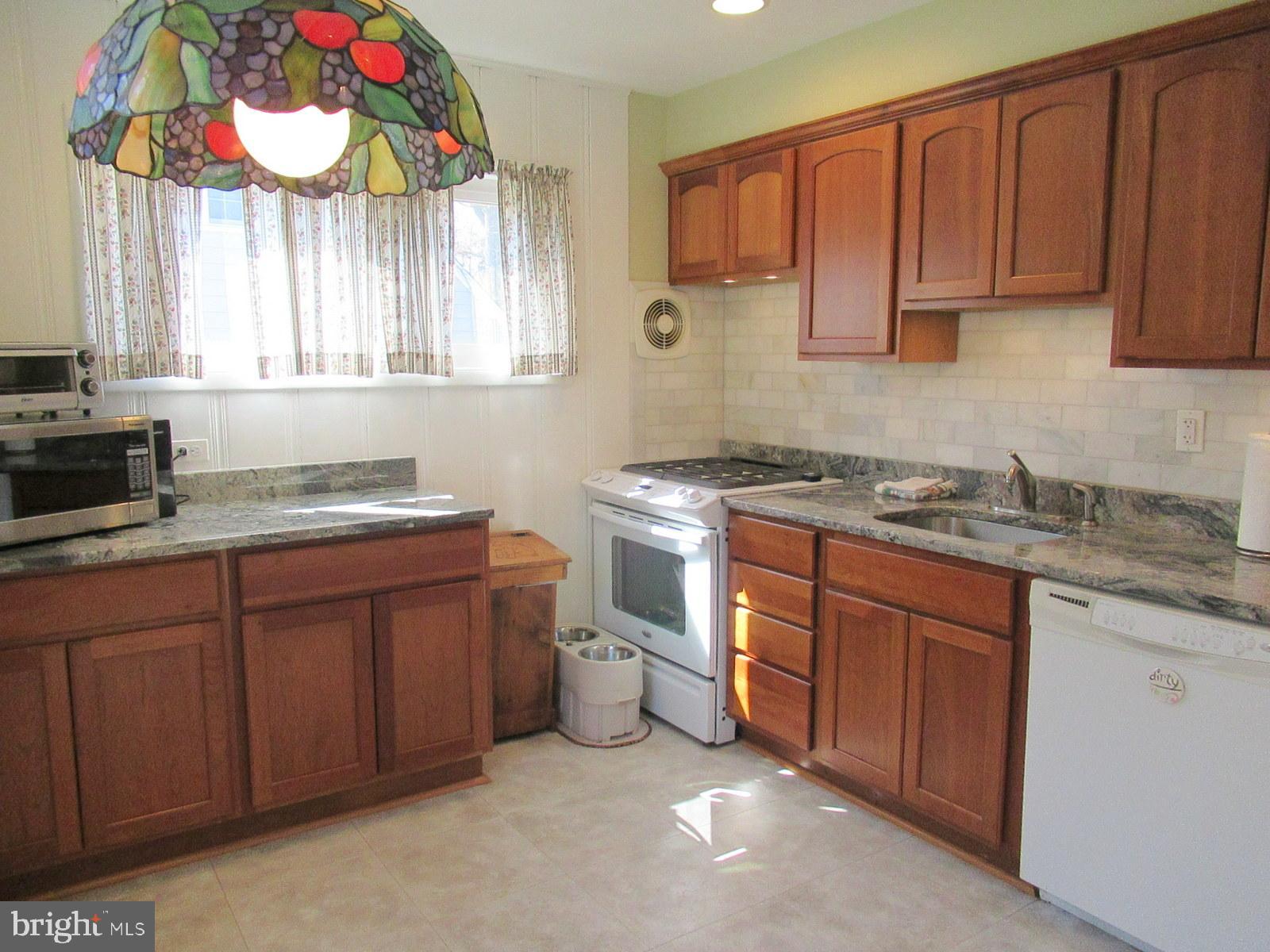 105 Overcrest Road Towson, MD 21286 - Photo 16 of 34 Kitchen