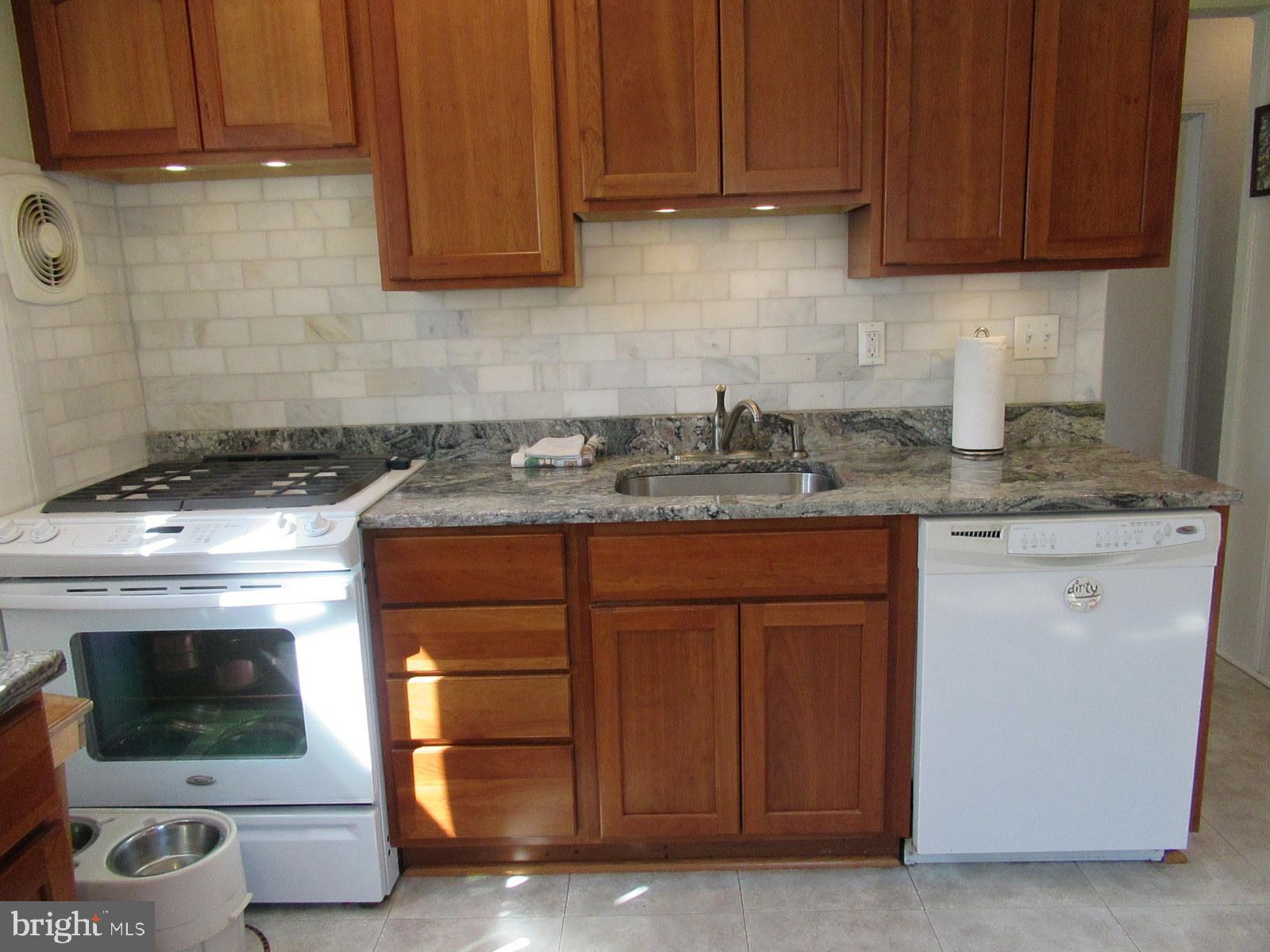 105 Overcrest Road Towson, MD 21286 - Photo 17 of 34 Kitchen