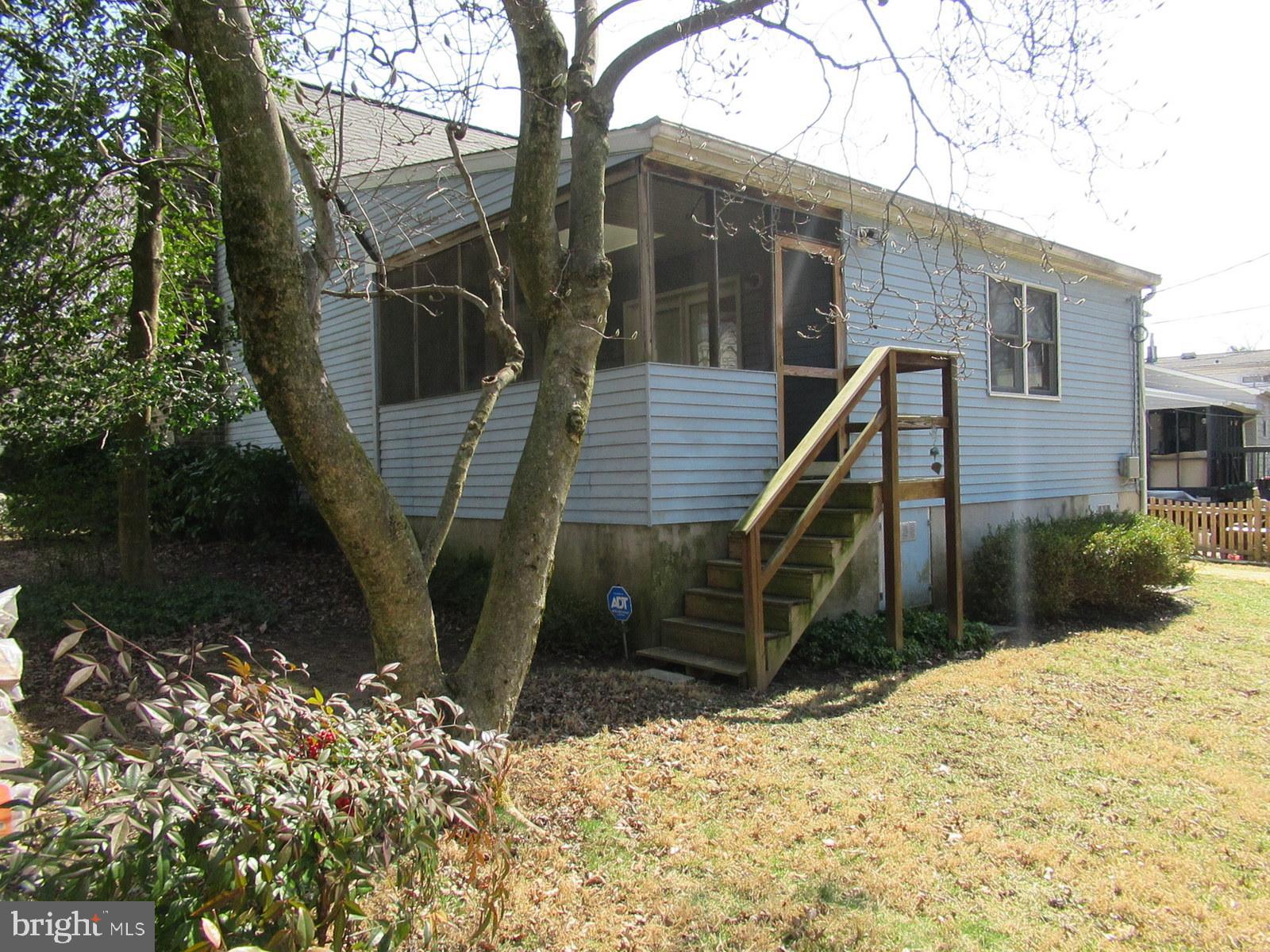 105 Overcrest Road Towson, MD 21286 - Photo 33 of 34 View of screened porch from yard
