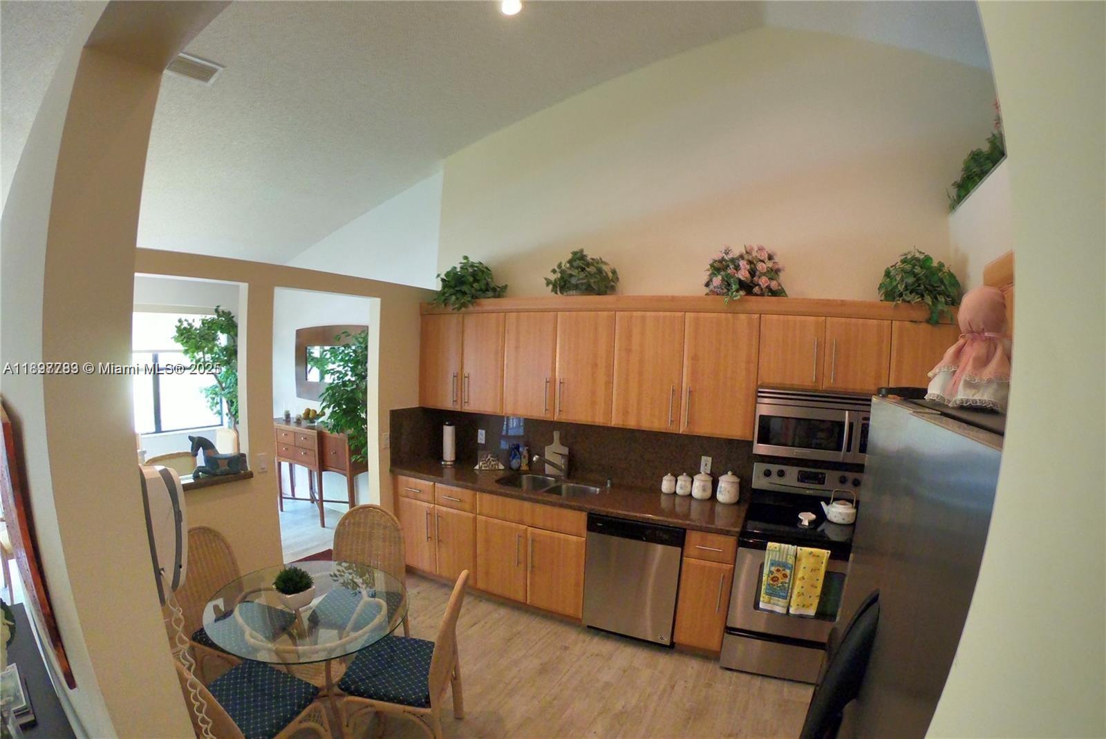 5800 Coach House Circle, Unit E Boca Raton, FL 33486 - Photo 15 of 59