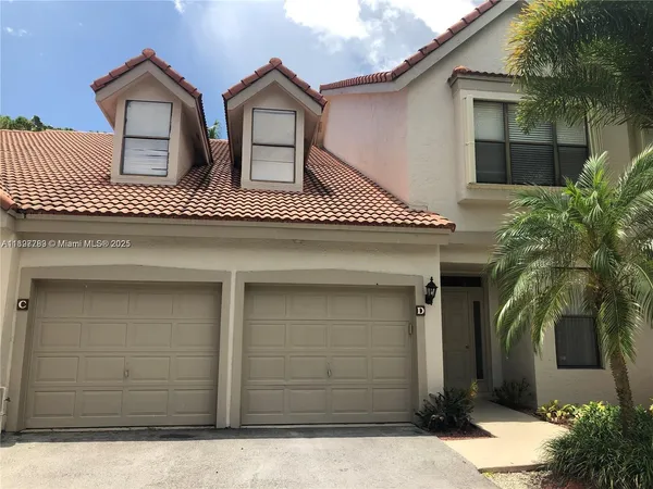 $480,000 | 5800 Coach House Circle, Unit E, Boca Raton, FL 33486