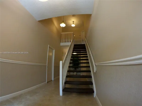 $480,000 | 5800 Coach House Circle, Unit E, Boca Raton, FL 33486
