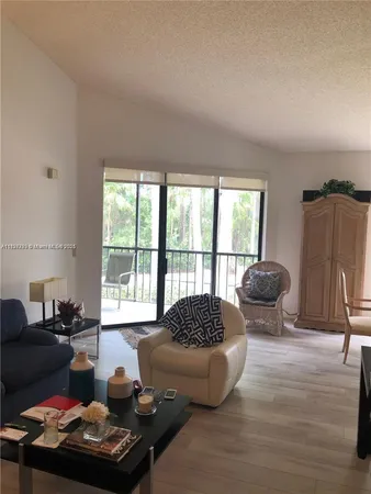 $480,000 | 5800 Coach House Circle, Unit E, Boca Raton, FL 33486