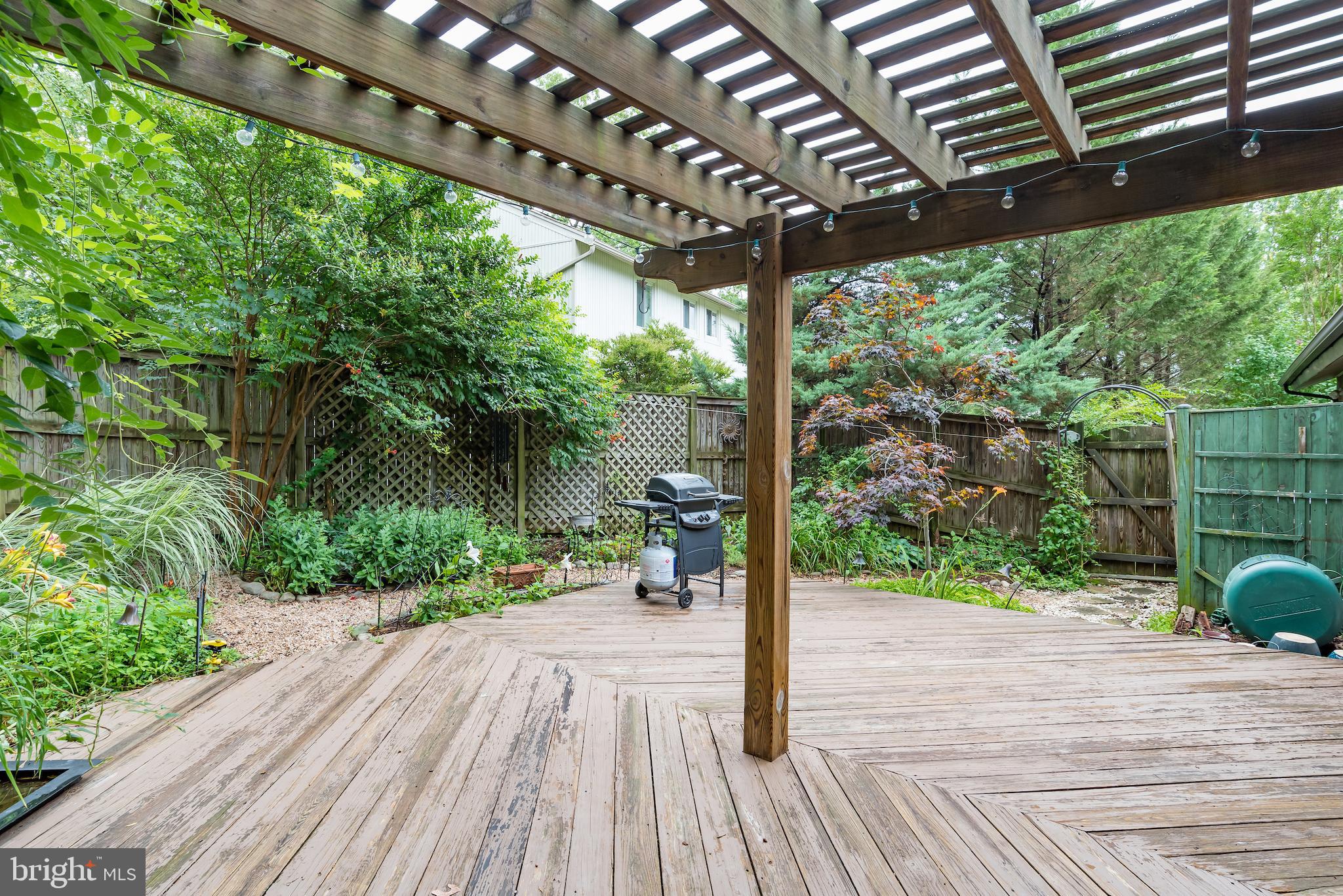 5941 Hall Street Springfield, VA 22152 - Photo 26 of 35 Deck with pergola