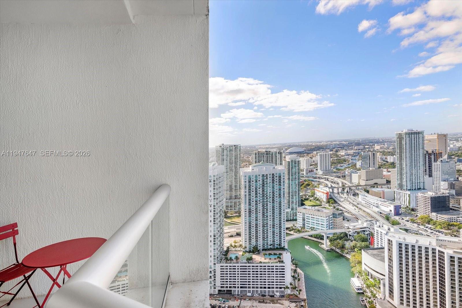 475 Brickell Avenue, Unit 5208 Miami, FL 33131 - Photo 15 of 19