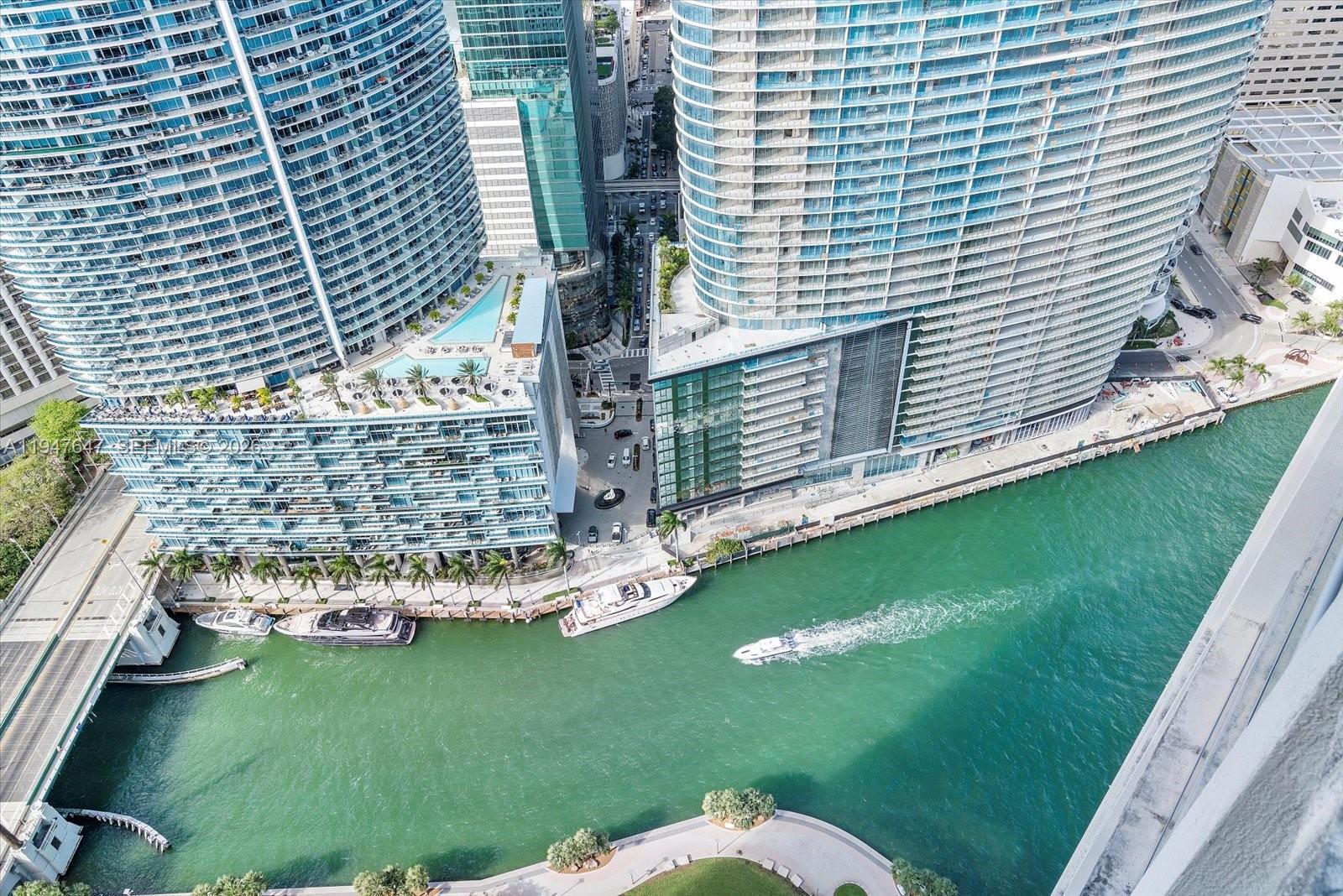 475 Brickell Avenue, Unit 5208 Miami, FL 33131 - Photo 18 of 19