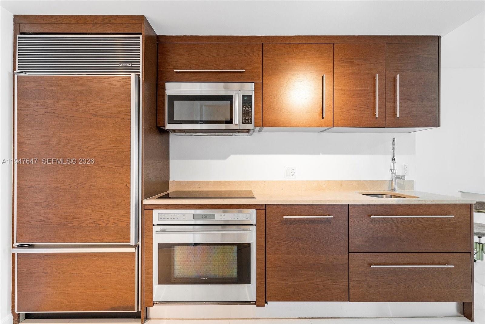 475 Brickell Avenue, Unit 5208 Miami, FL 33131 - Photo 4 of 19