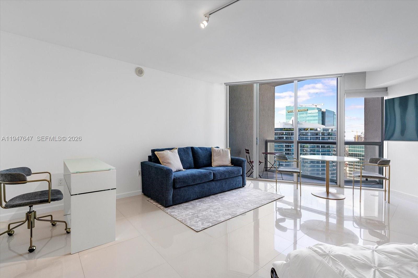 475 Brickell Avenue, Unit 5208 Miami, FL 33131 - Photo 10 of 19