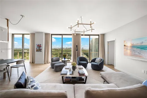 $4,250,000 | 2678 Tigertail Avenue, Unit 1702, Miami, FL 33133