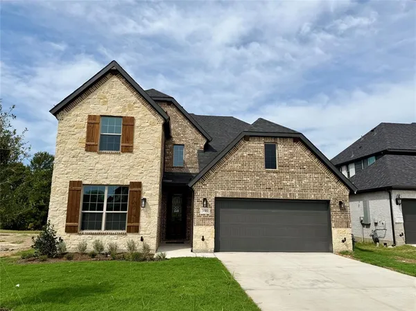 $478,990 | 390 Devonshire Drive, Greenville, TX 75401