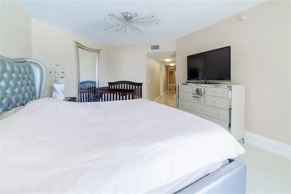 $5,500 | 16711 Collins Avenue, Unit 303, Sunny Isles Beach, FL 33160