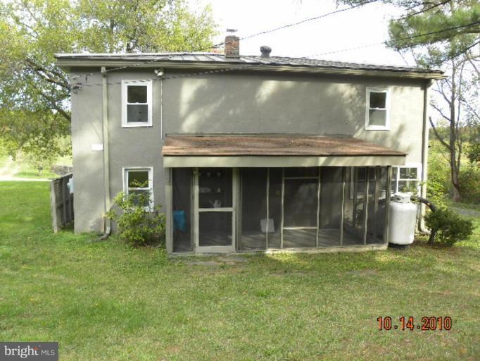 820 Fodderstack Road Flint Hill, VA 22627 - Photo 2 of 19 Exterior (Rear)