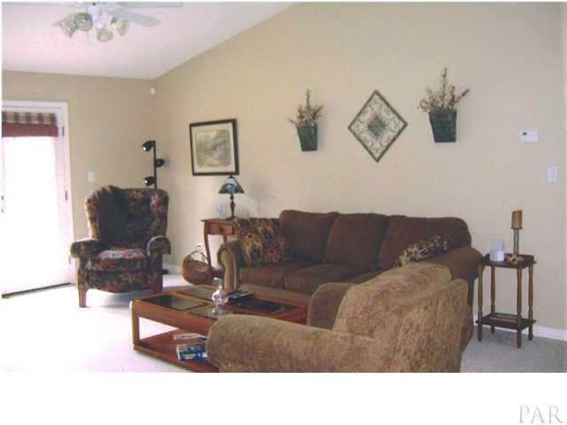 6010 Ridgeview Drive Milton, FL 32570 - Photo 10 of 12 GREATROOM