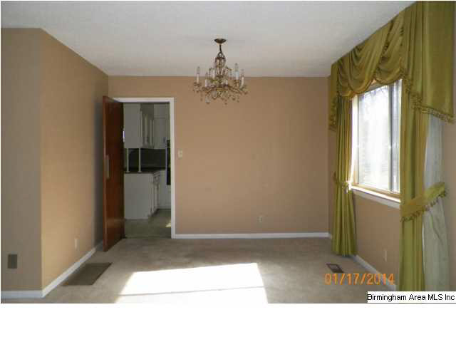 817 Goldwire Place Southwest Birmingham, AL 35211 - Photo 3 of 15