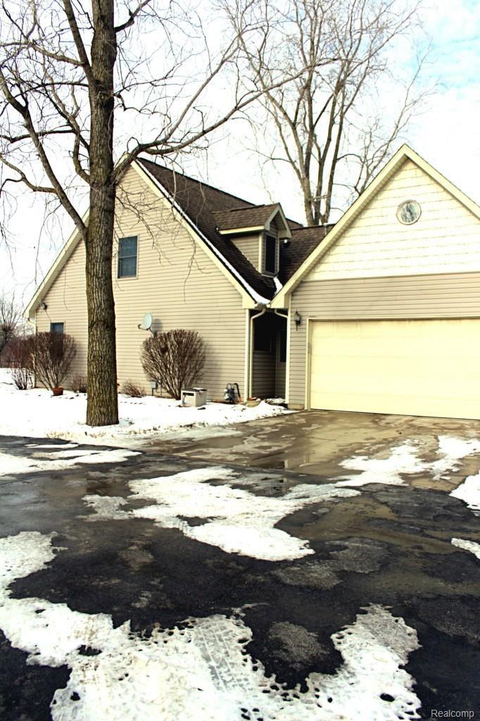 21721 Rust Road New Boston, MI 48164 - Photo 10 of 40 14.JPG