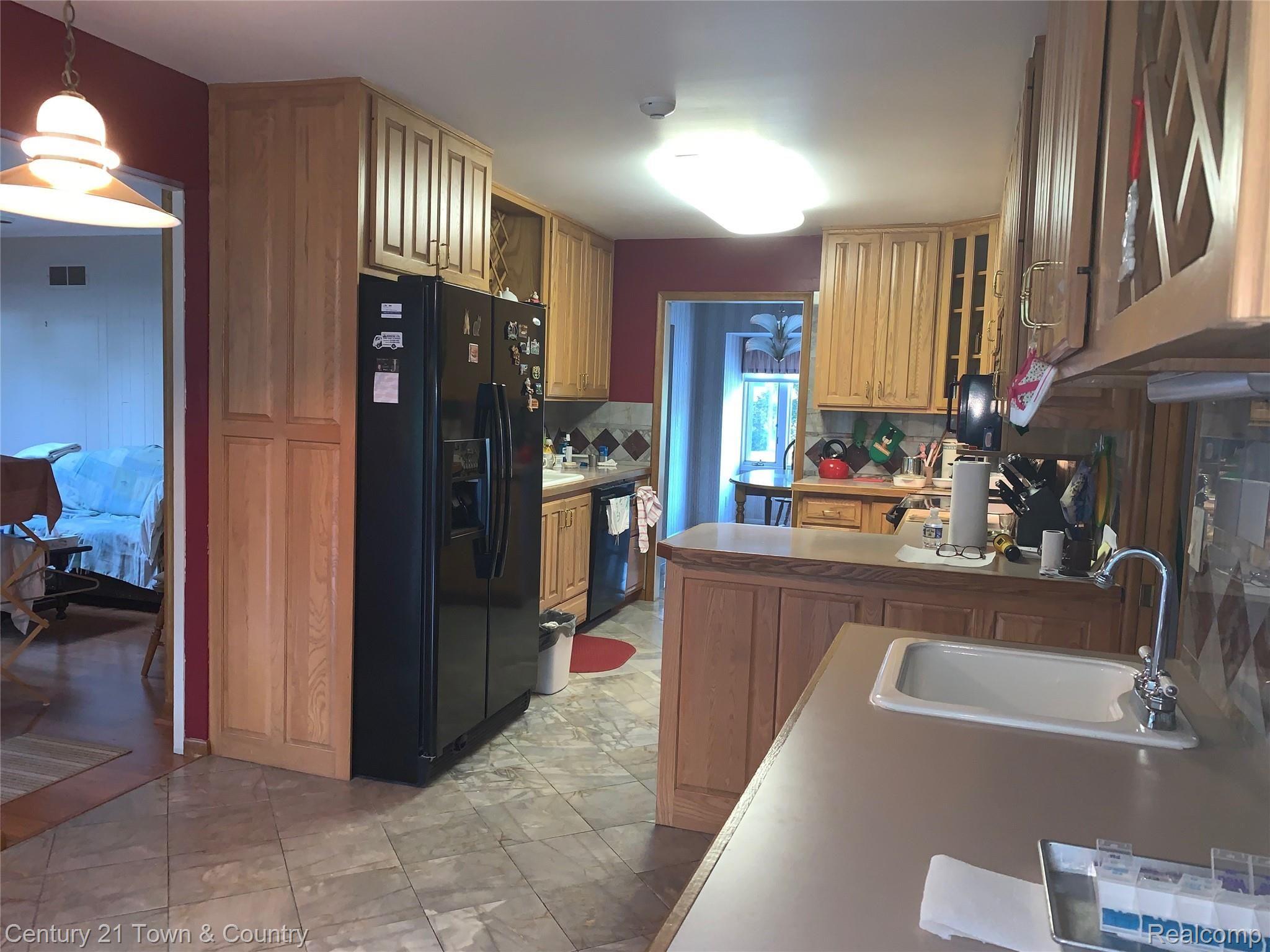 6352 Kings Pointe Road Grand Blanc, MI 48439 - Photo 8 of 21 IMG-7863.JPG