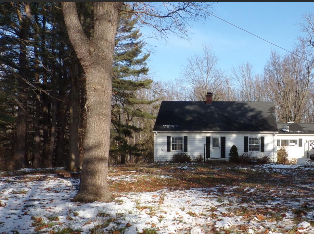 18420 South Fisher Lake Road Three Rivers, MI 49093 - Photo 3 of 23 Screen Shot 2024-01-18 at 8.16.33 PM